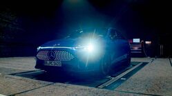 Testovací centrum světel Mercedes-Benz