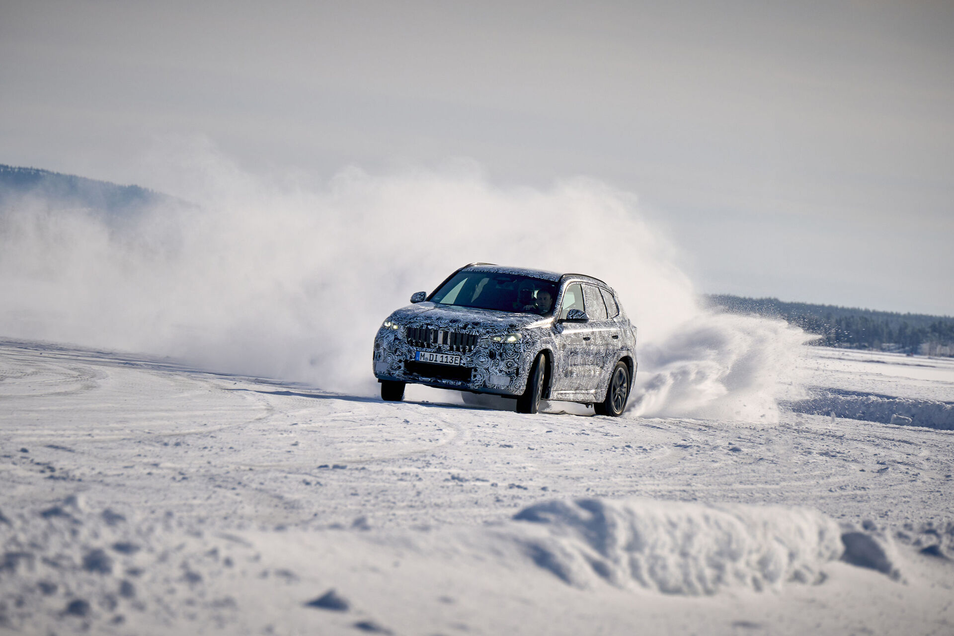testování BMW iX1 u polárního kruhu