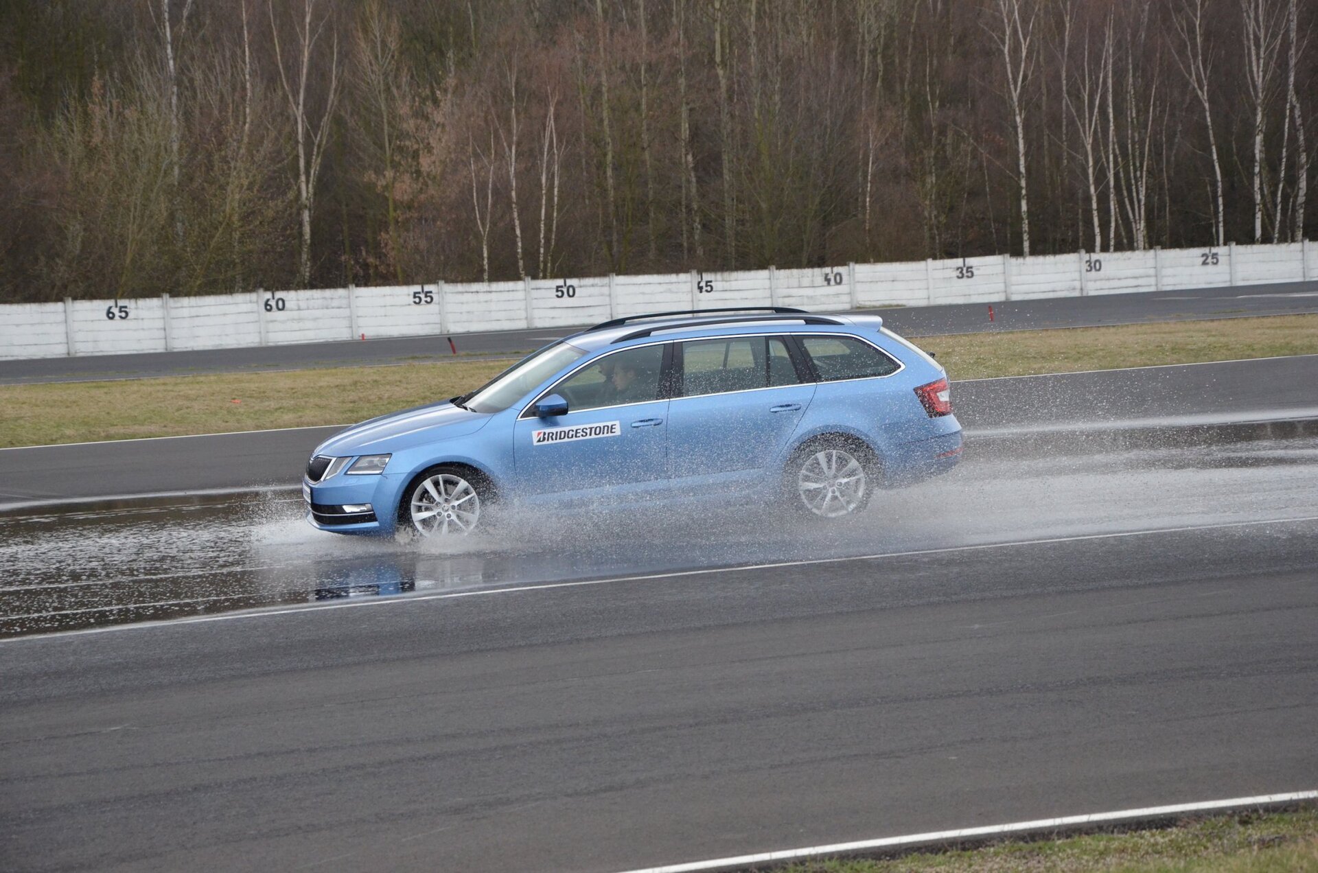 Testování pneumatik DriveGuard