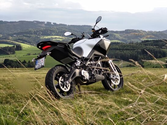 Totální Bzukot - stroje