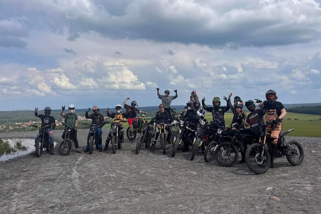 Totální Bzukot - stroje