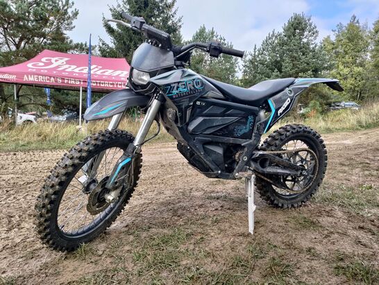 Totální Bzukot - stroje