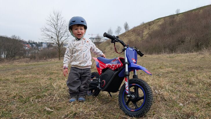 Totální Bzukot - stroje