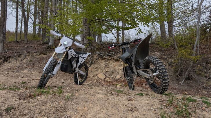 Totální Bzukot - stroje