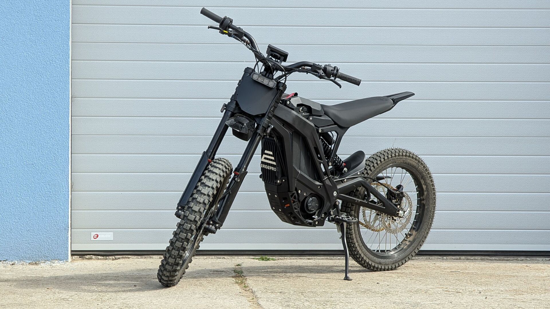 Totální Bzukot - stroje