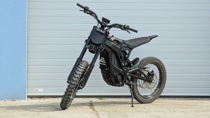 Totální Bzukot - stroje