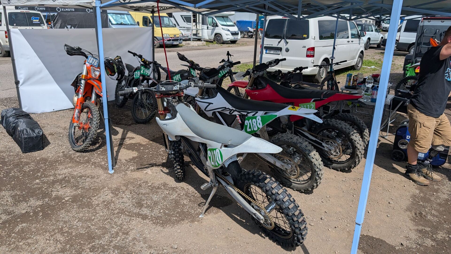 Totální Bzukot - stroje