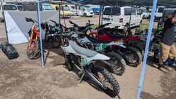 Totální Bzukot - stroje