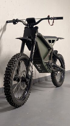 Totální Bzukot - stroje