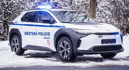 Toyota bZ4X policie