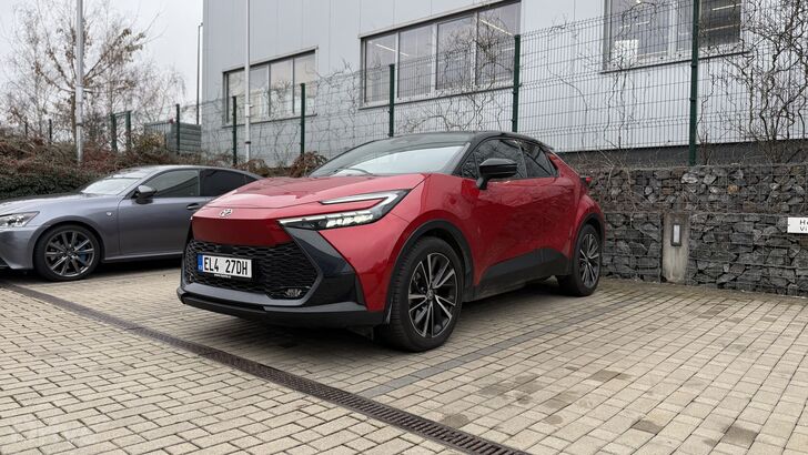 Toyota C-HR (2023)