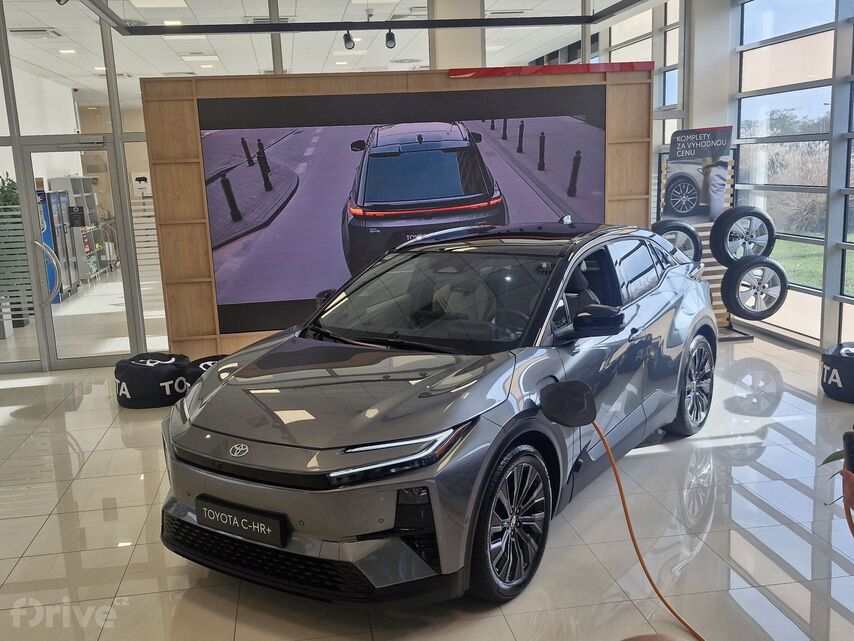 Toyota C-HR+