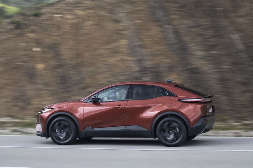 Toyota C-HR+