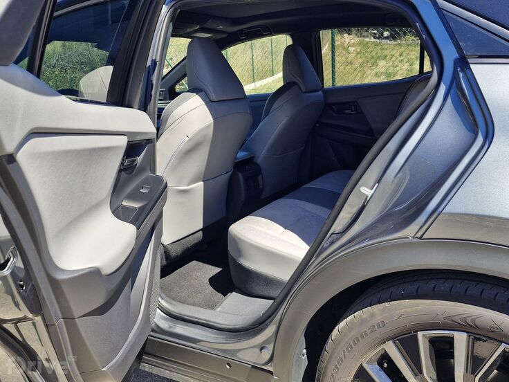 Toyota C-HR+ Executive AWD (77 kWh)