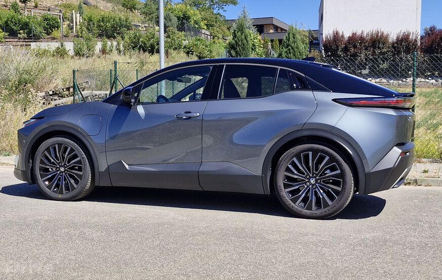 Toyota C-HR+ Executive AWD (77 kWh)