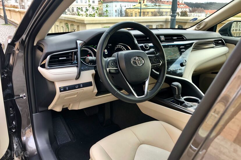 Toyota Camry (2019)