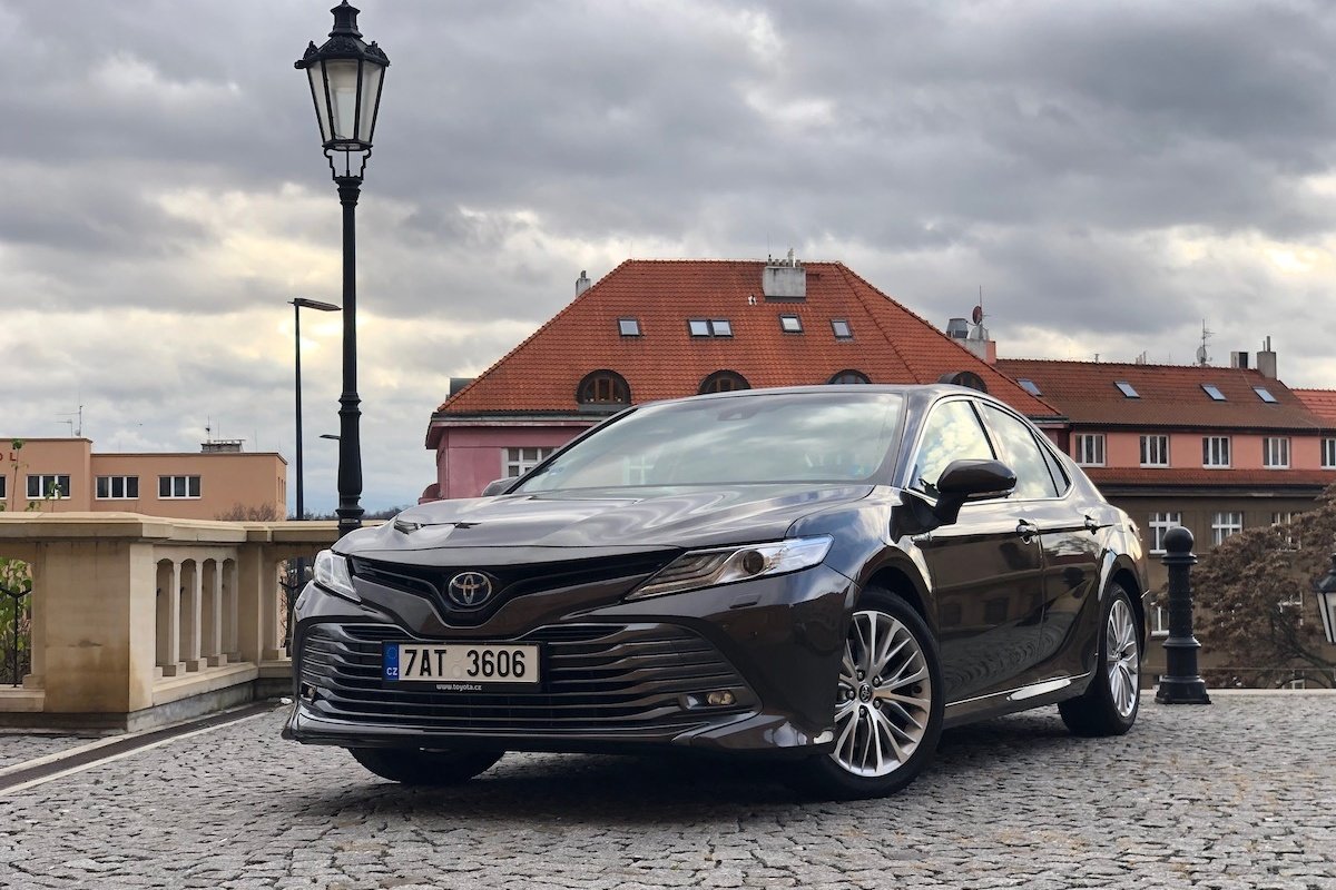 Toyota Camry (2019) výbava a cena | fDrive.cz