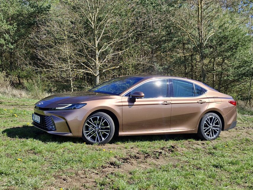 Toyota Camry (2025)