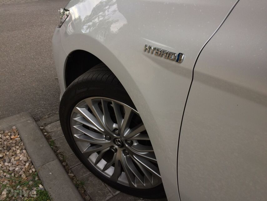 Toyota Camry 2,5 Hybrid