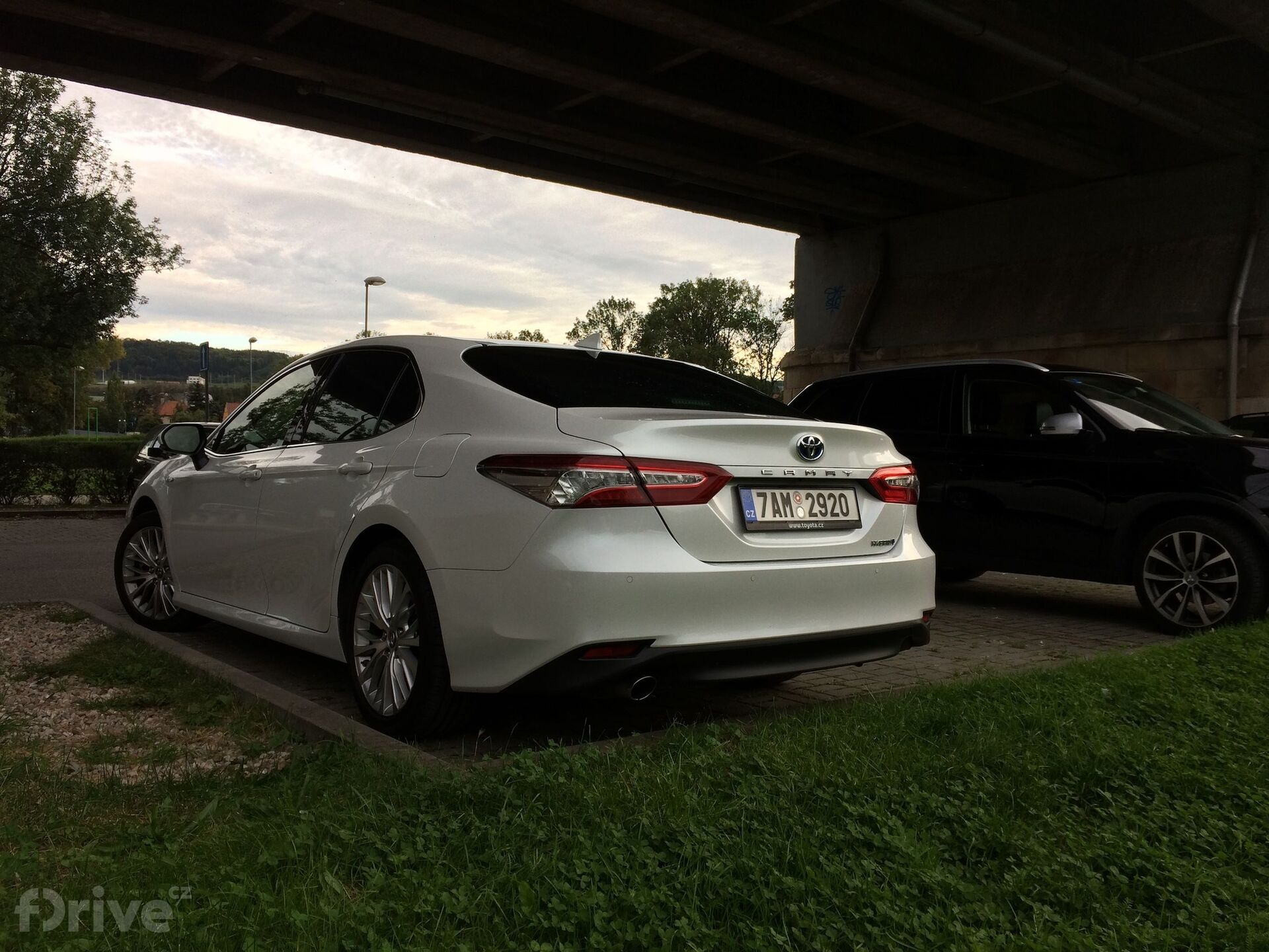 Toyota Camry 2,5 Hybrid