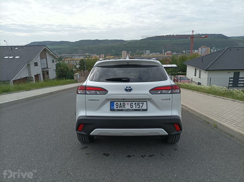 Toyota Corolla Cross 2.0 Hybrid e-CVT AWD