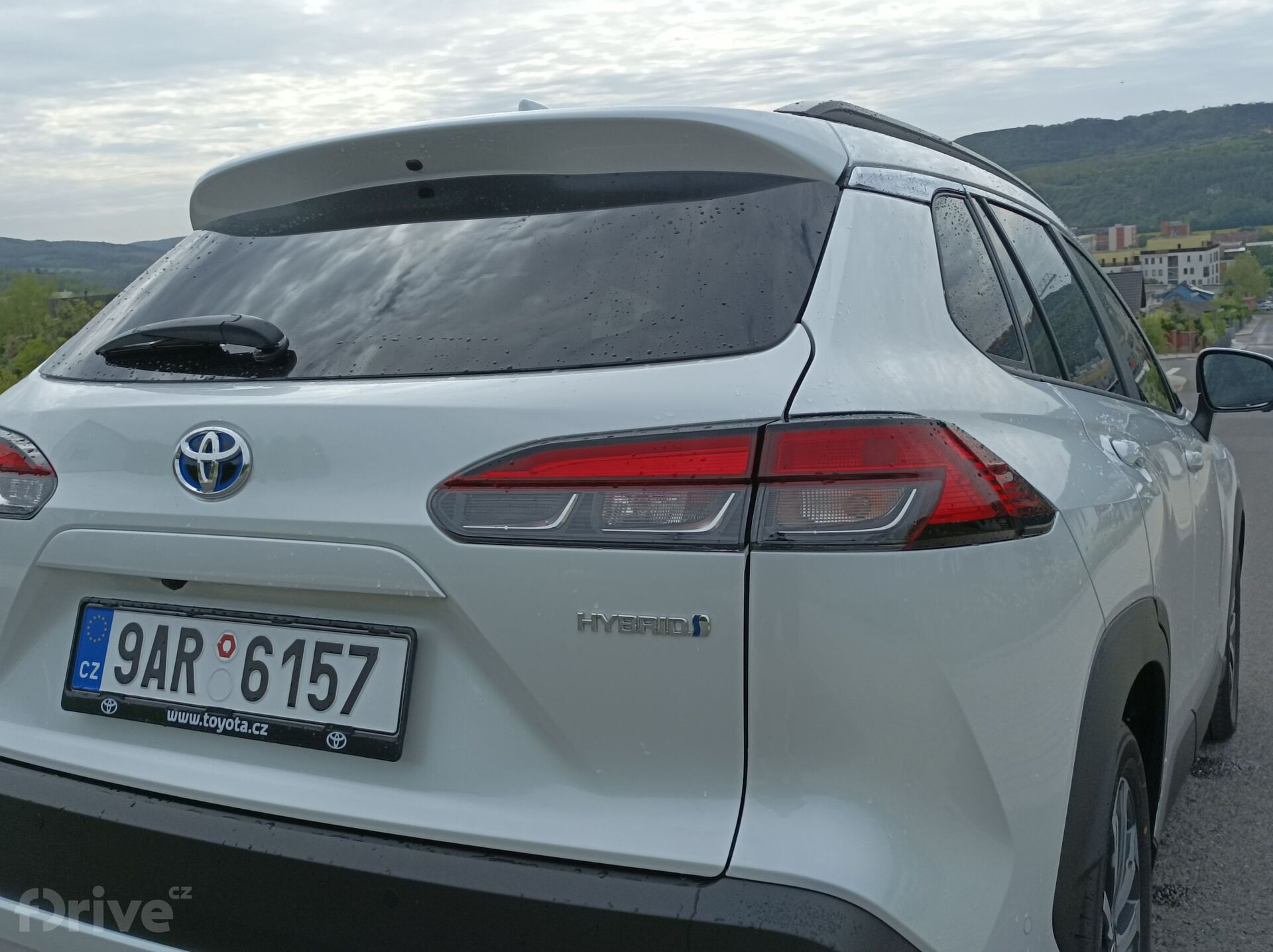 Toyota Corolla Cross 2.0 Hybrid e-CVT AWD