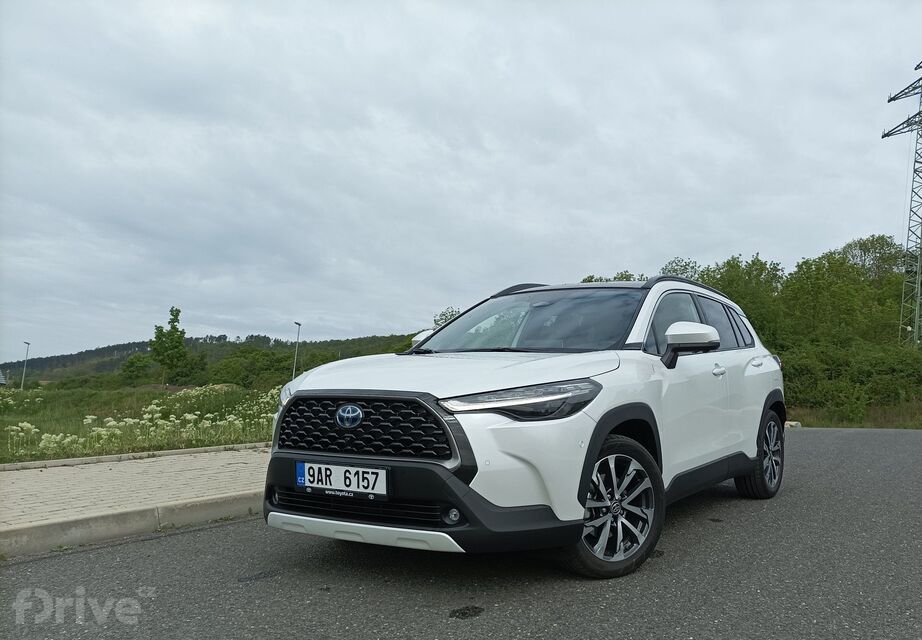 Toyota Corolla Cross 2.0 Hybrid e-CVT AWD