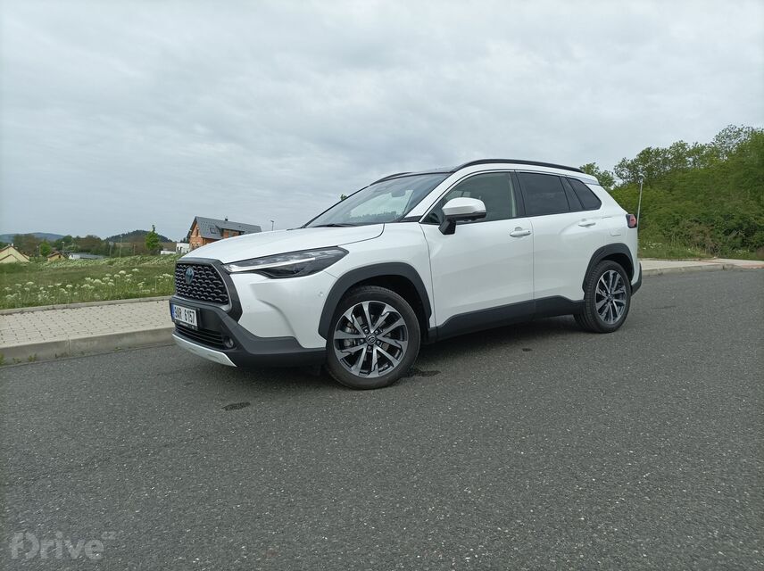 Toyota Corolla Cross 2.0 Hybrid e-CVT AWD