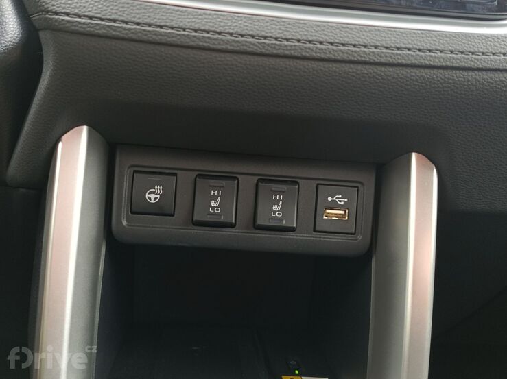 Toyota Corolla Cross 2.0 Hybrid e-CVT AWD