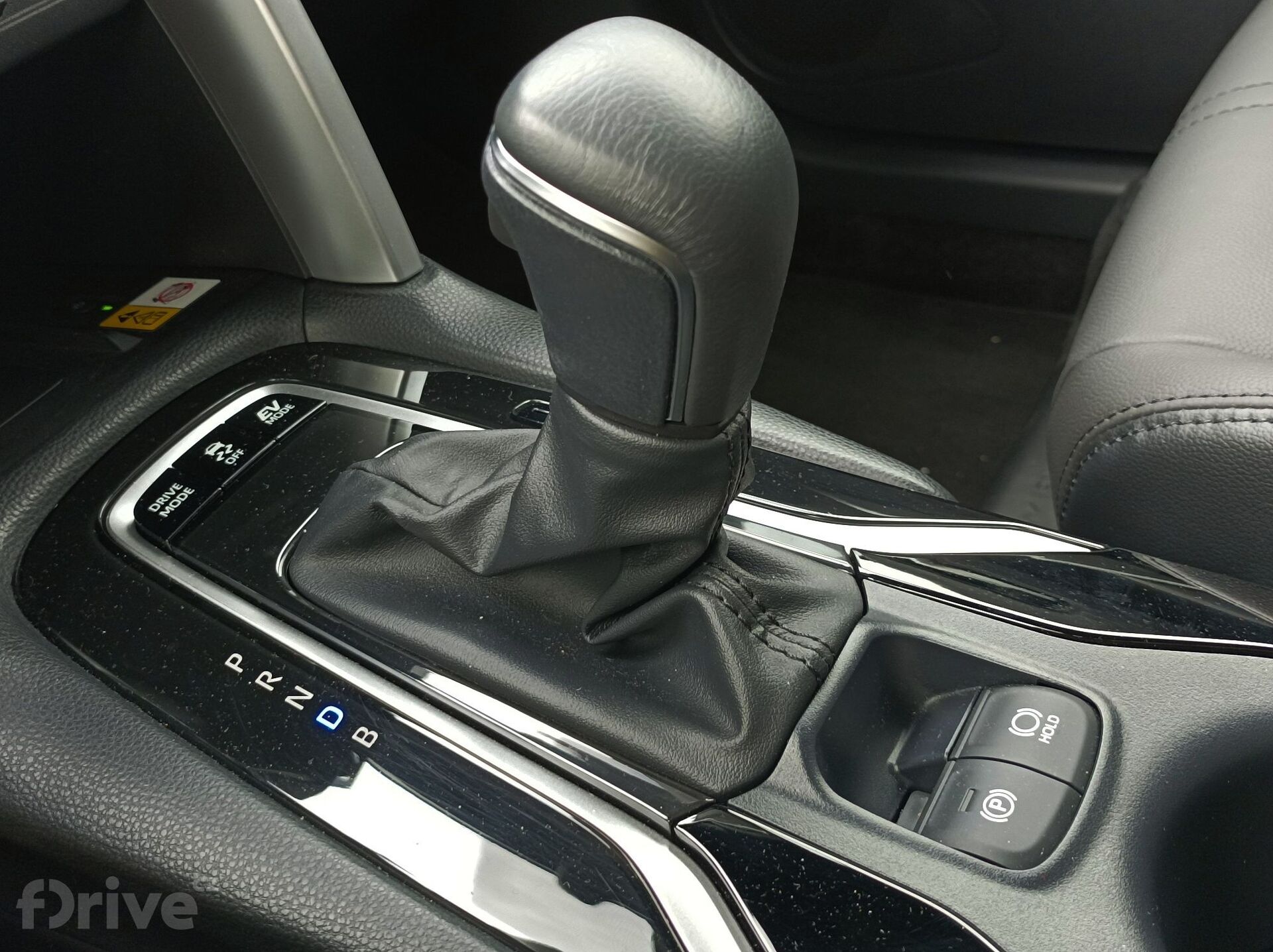 Toyota Corolla Cross 2.0 Hybrid e-CVT AWD