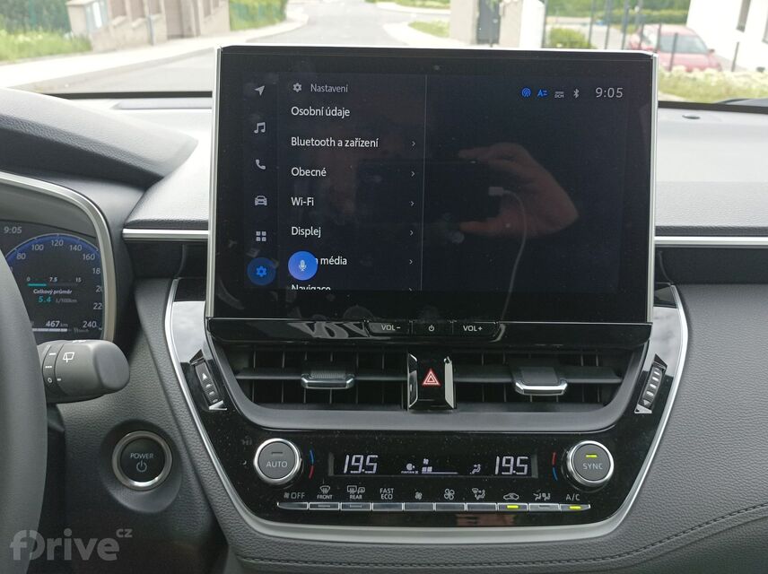 Toyota Corolla Cross 2.0 Hybrid e-CVT AWD