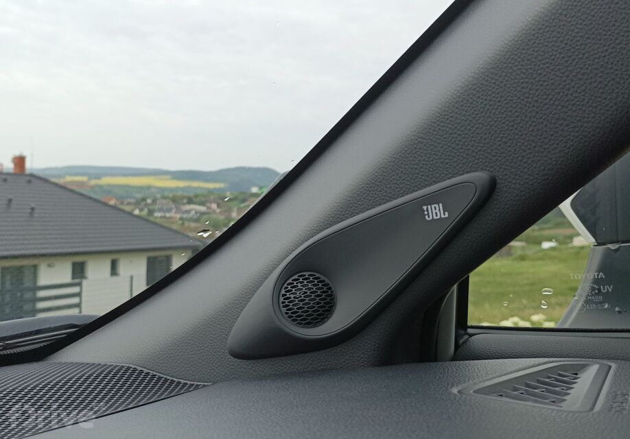 Toyota Corolla Cross 2.0 Hybrid e-CVT AWD