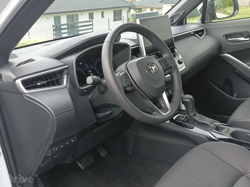 Toyota Corolla Cross 2.0 Hybrid e-CVT AWD