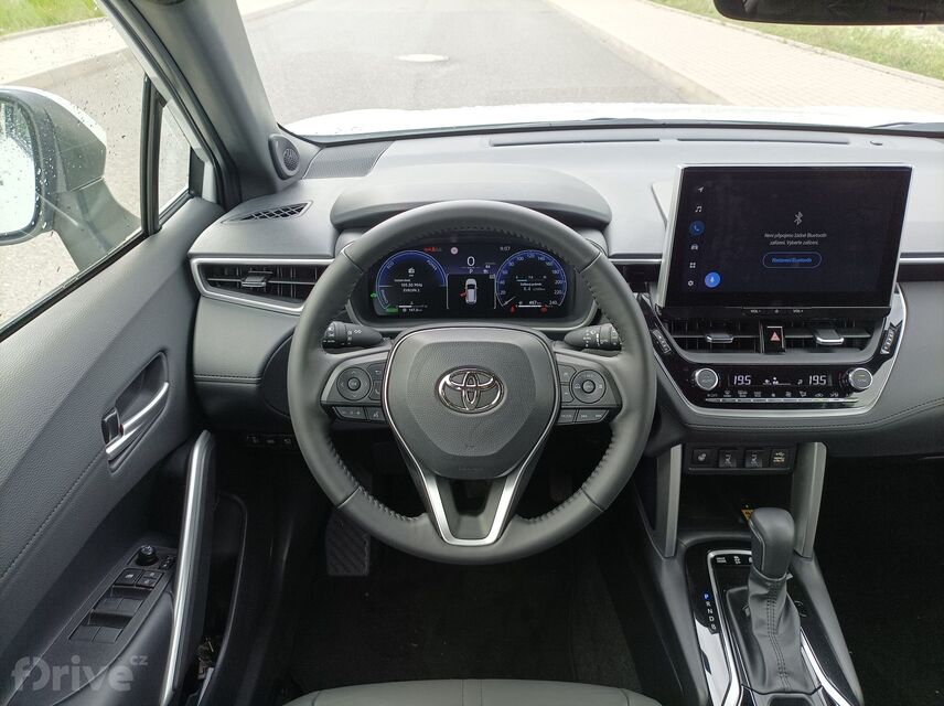 Toyota Corolla Cross 2.0 Hybrid e-CVT AWD