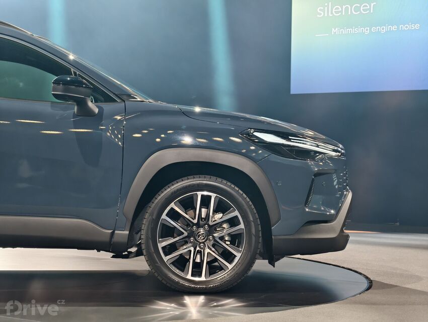 Toyota Corolla Cross facelift (2025)