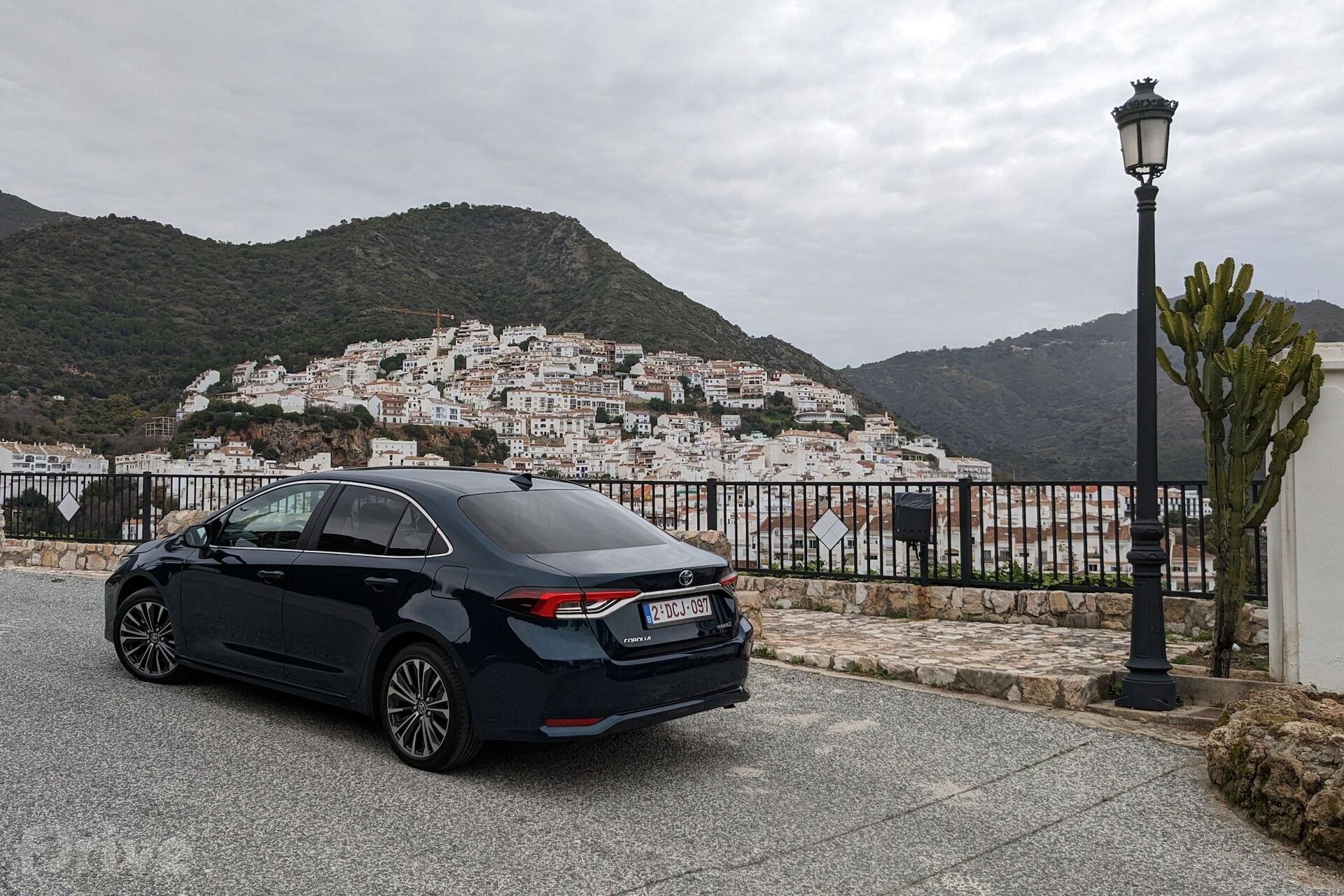 Toyota Corolla sedan facelift (2023)