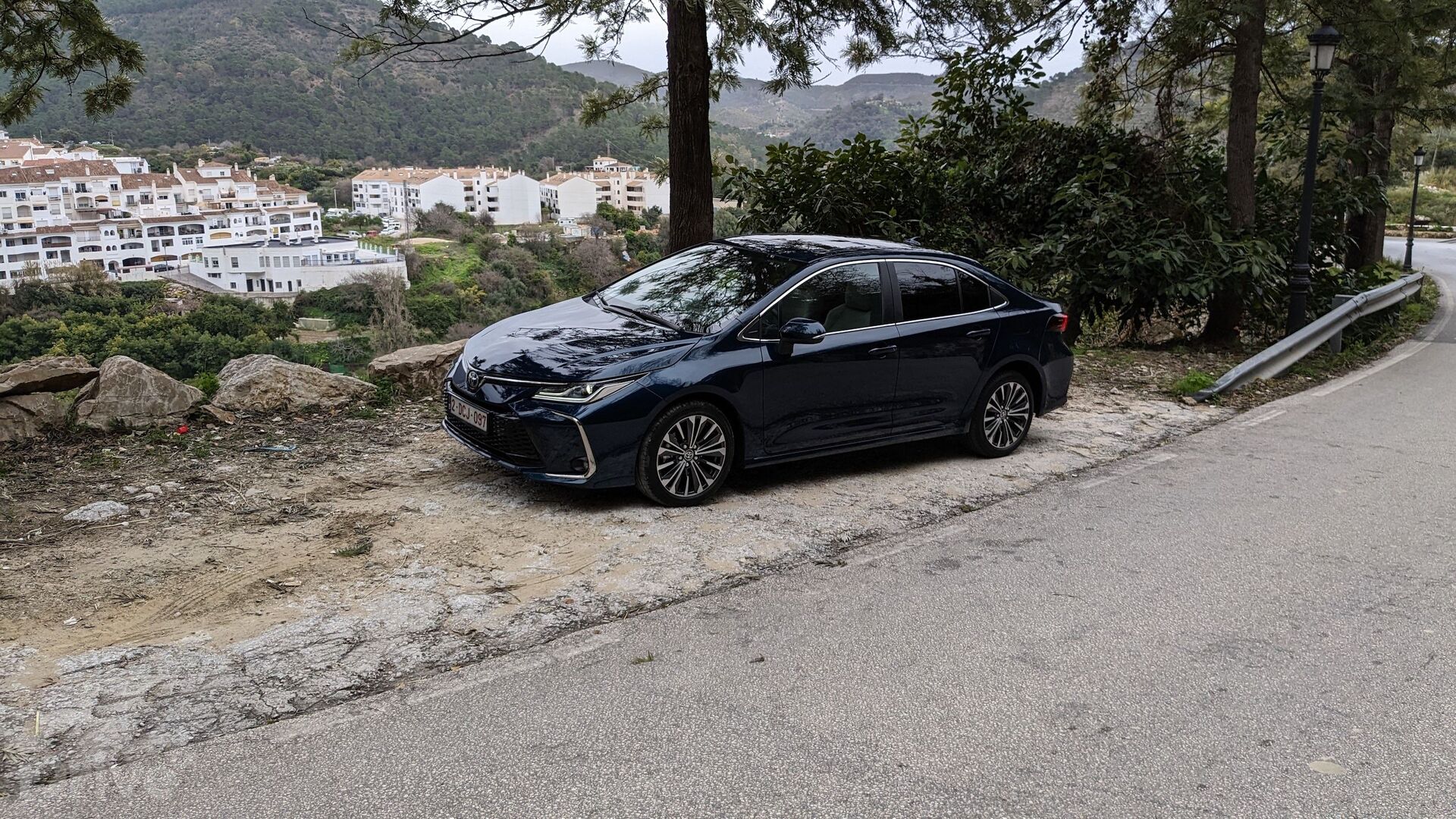 Toyota Corolla sedan facelift (2023)