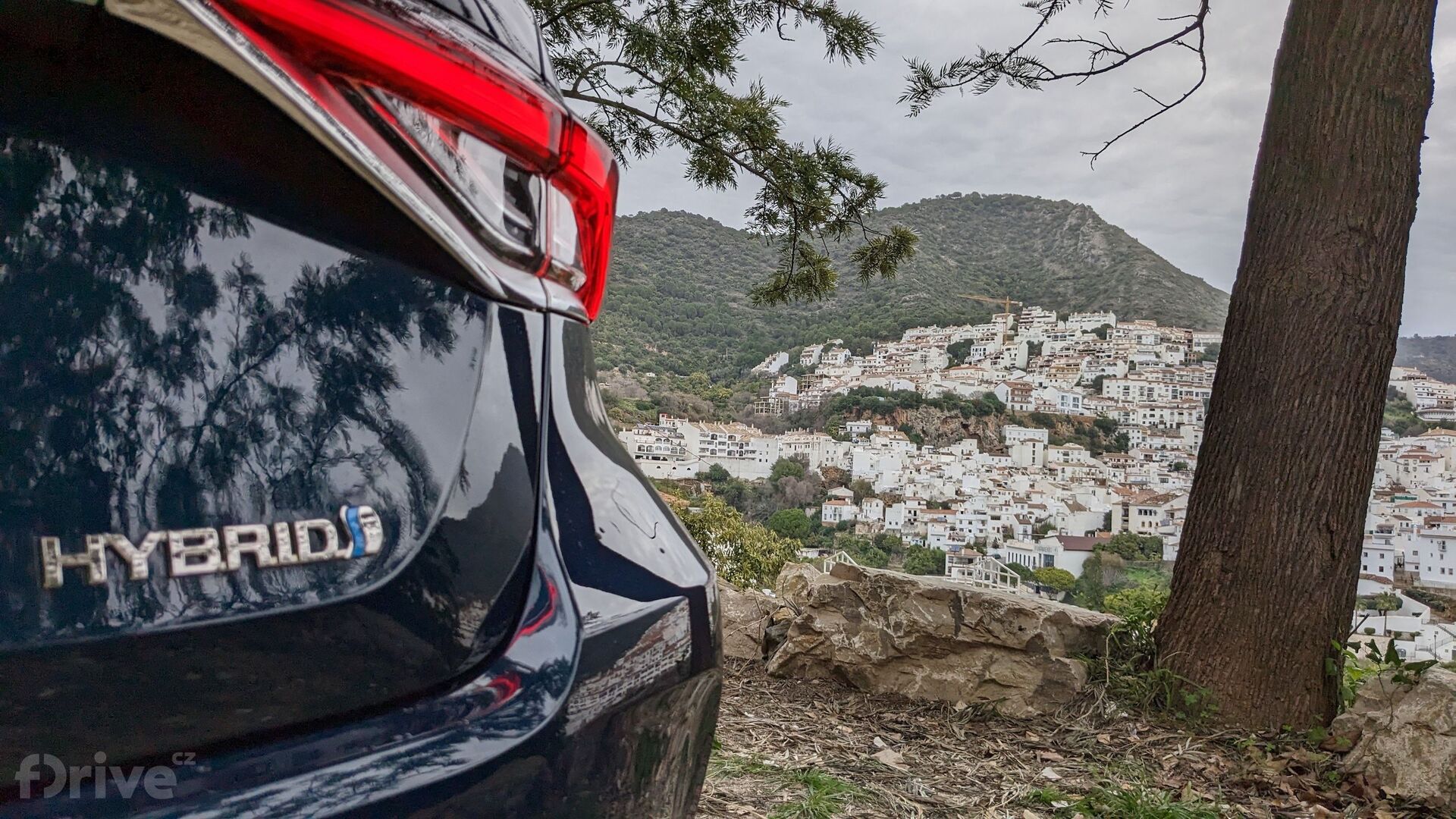 Toyota Corolla sedan facelift (2023)