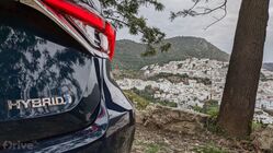 Toyota Corolla sedan facelift (2023)