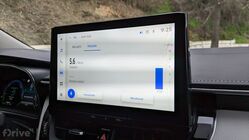 Toyota Corolla sedan facelift (2023)