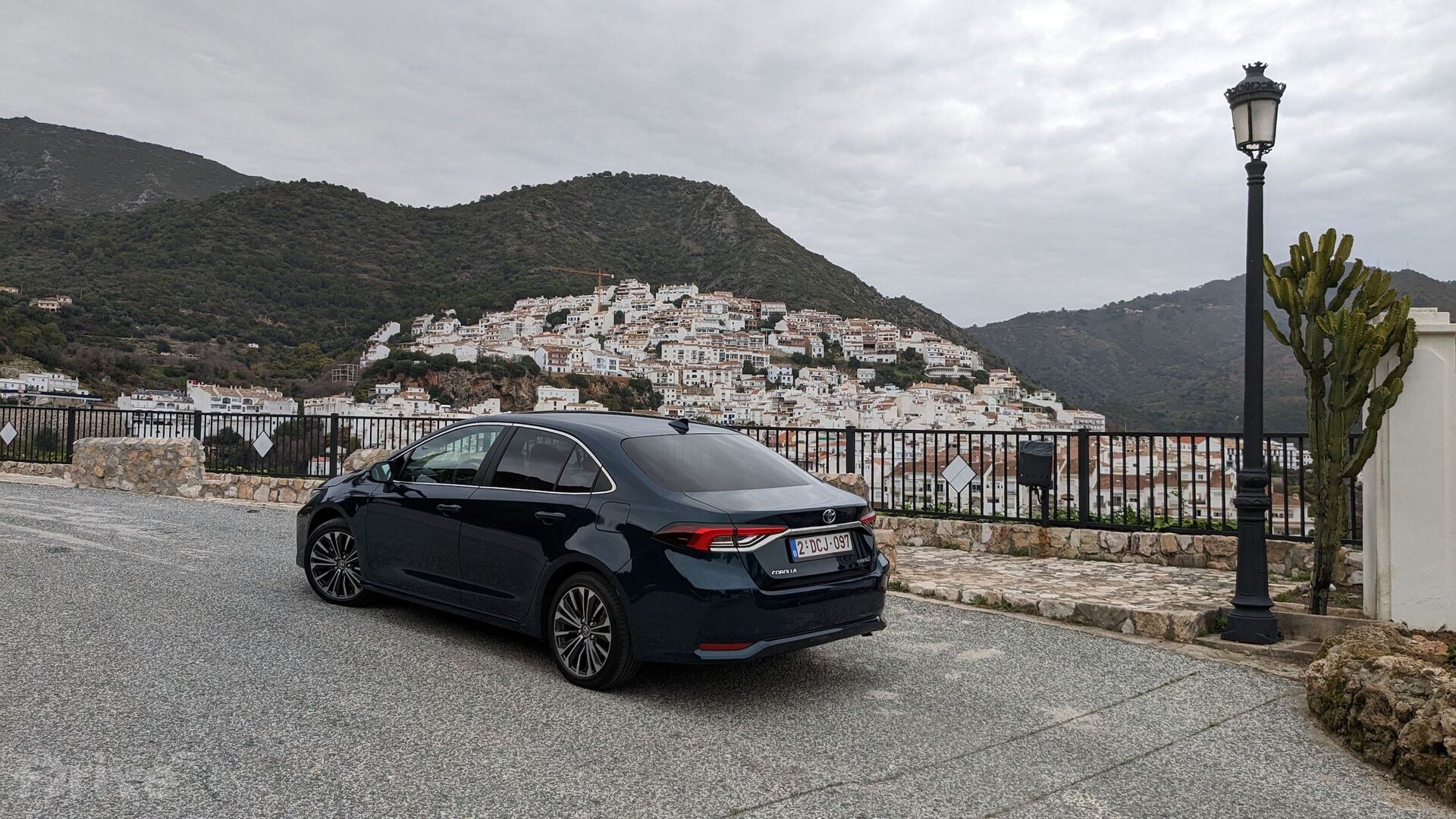 Toyota Corolla sedan facelift (2023)