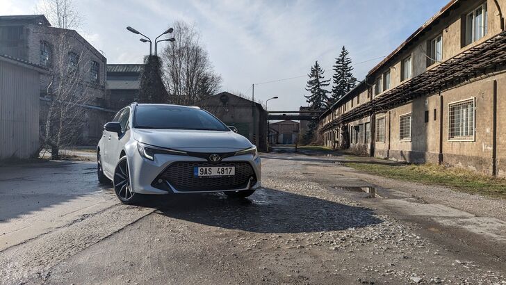 Toyota Corolla TS facelift (2023)