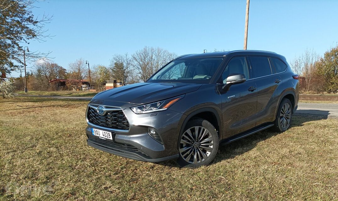 Toyota Highlander Hybrid (2021)