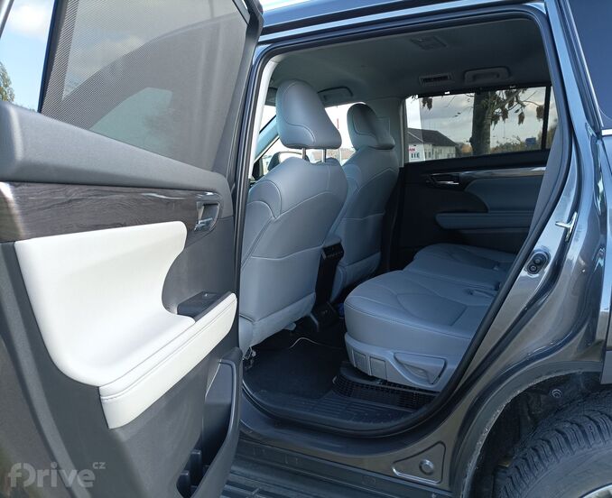 Toyota Highlander Hybrid (2021)