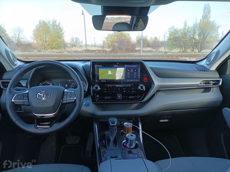 Toyota Highlander Hybrid (2021)