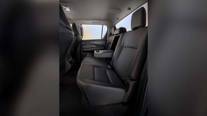 Toyota Hilux BEV (2026)