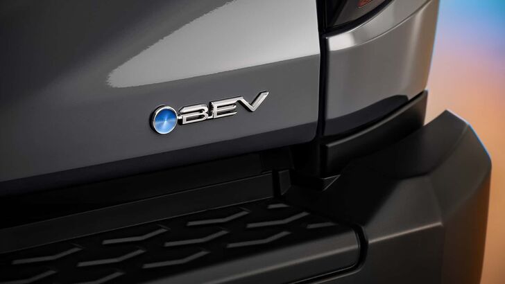 Toyota Hilux BEV (2026)