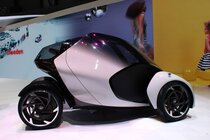 Toyota i-Tril