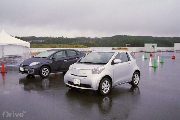 Toyota iQ-EV a Toyota Prius+