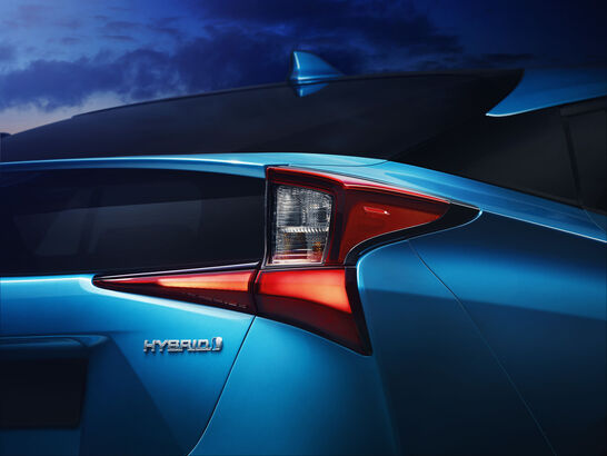 Toyota Prius AWD (2019)